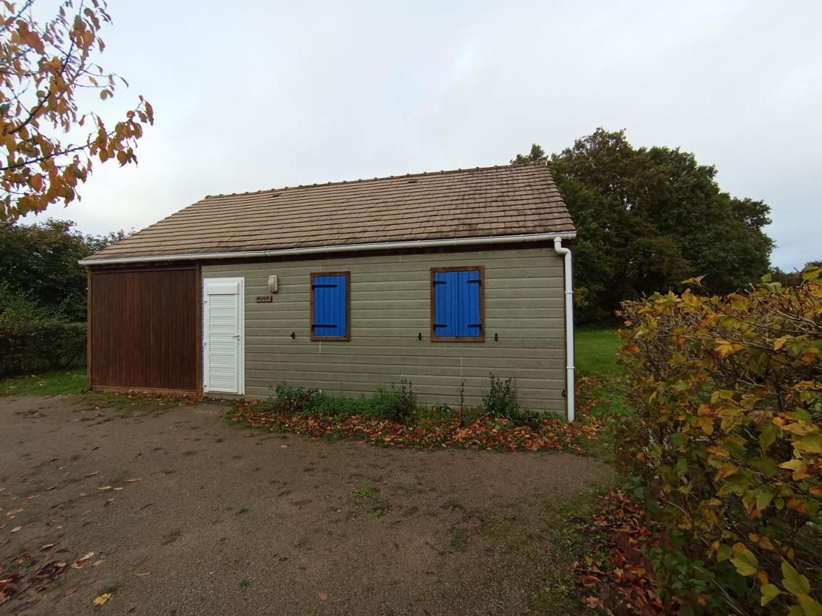 Les Maisonnettes Du Lac - Base De Loisirs Lavare Exterior photo
